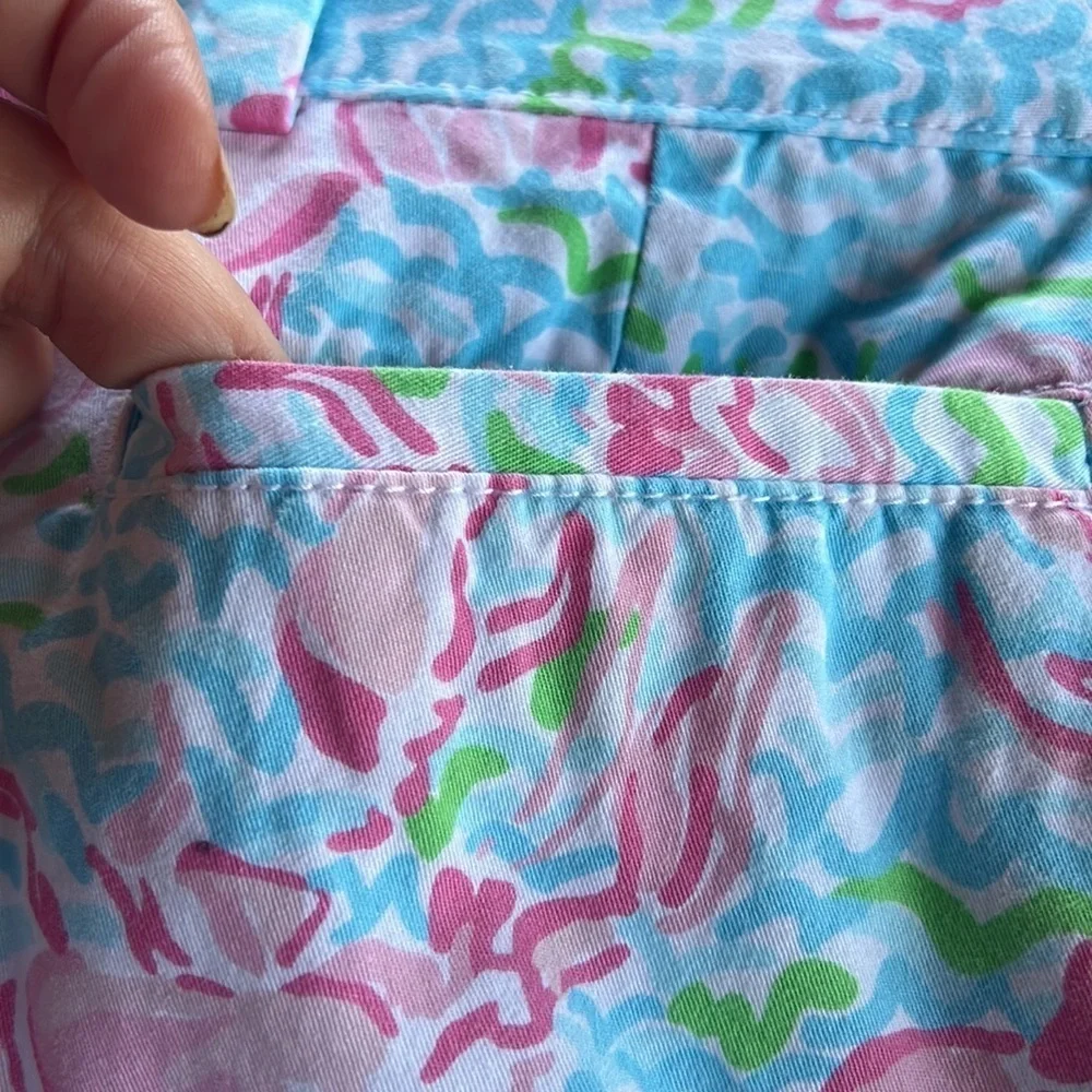 Lilly Pulitzer Losbtah Roll Chipper Shorts - Picture 4 of 10